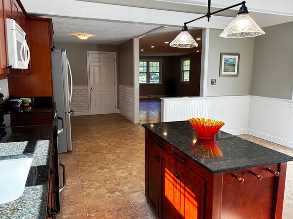 34 Montclair Ave, Pembroke MA 02359