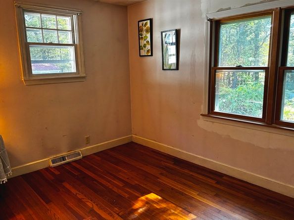 34 Montclair Ave, Pembroke MA 02359