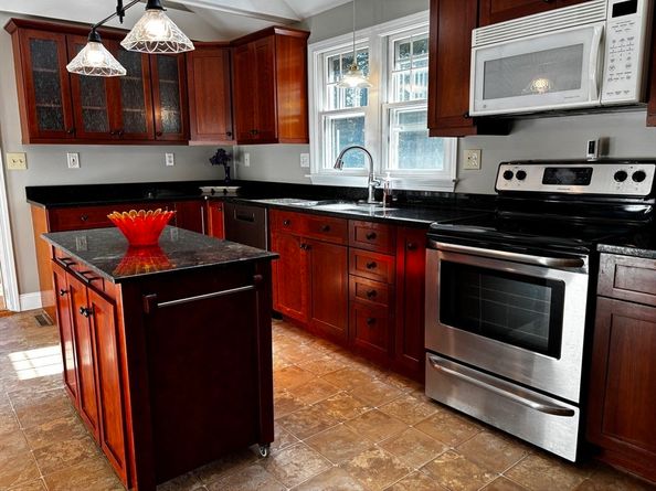 34 Montclair Ave, Pembroke MA 02359