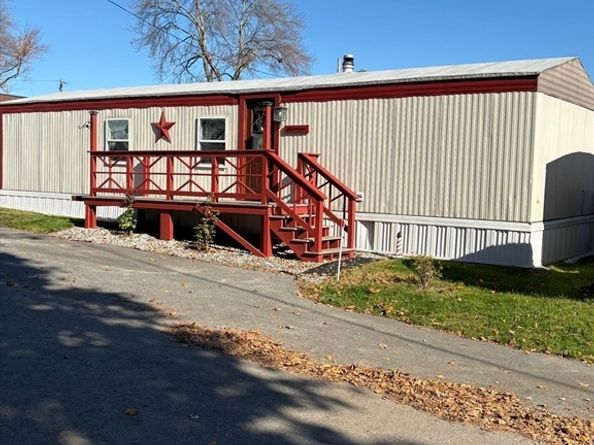 557 Southwest Cutoff 17, Worcester MA 01607