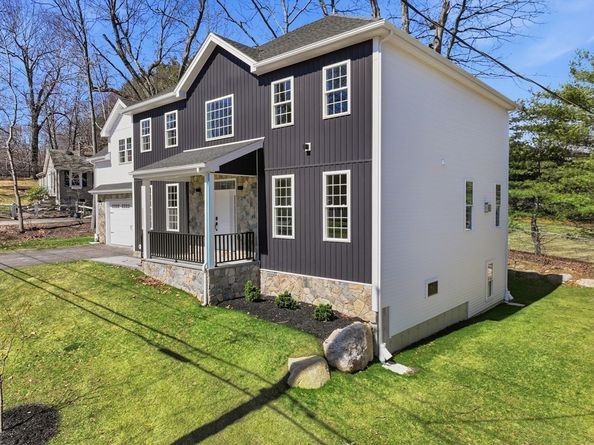 6 Barrows Rd, Worcester MA 01609