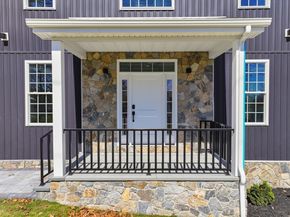 6 Barrows Rd, Worcester MA 01609