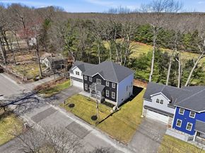 6 Barrows Rd, Worcester MA 01609