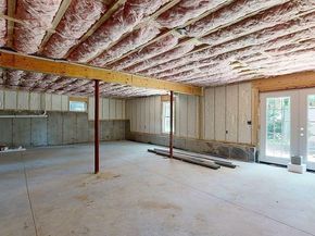 6 Barrows Rd, Worcester MA 01609