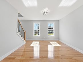 6 Barrows Rd, Worcester MA 01609