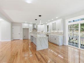 6 Barrows Rd, Worcester MA 01609