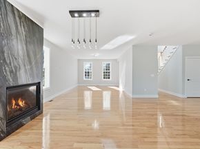 6 Barrows Rd, Worcester MA 01609