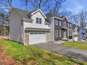 6 Barrows Rd, Worcester MA 01609
