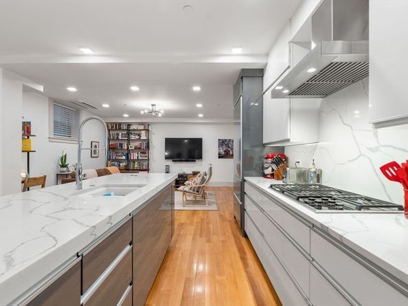 1762 Beacon St 1, Brookline MA 02445