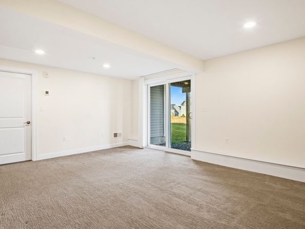 16 Winning Farm Road 16, Woburn MA 01801