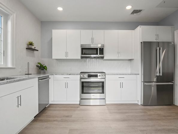 16 Winning Farm Road 16, Woburn MA 01801