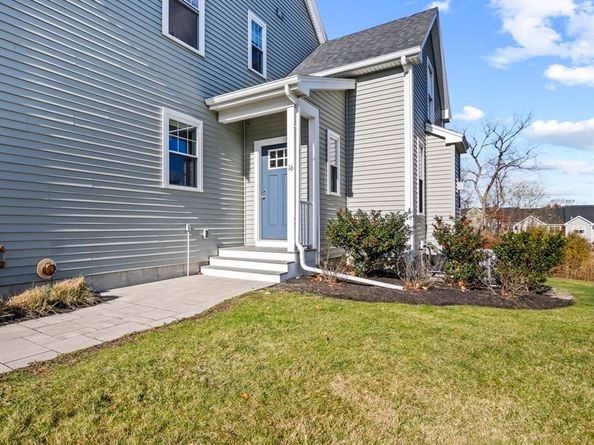 16 Winning Farm Road 16, Woburn MA 01801