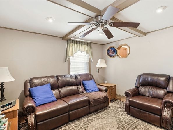 19 Jefferson Drive, Norwood MA 02062