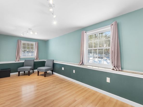 107 Old Mill Rd, Harvard MA 01451