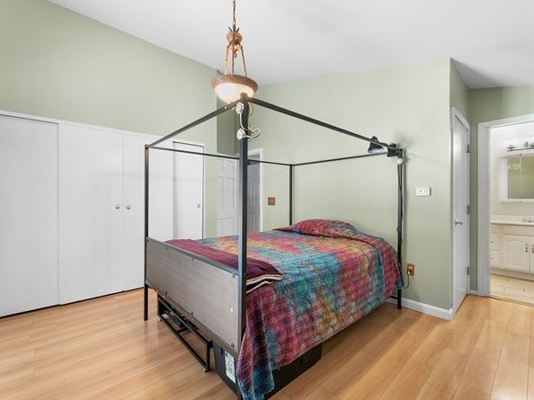 107 Old Mill Rd, Harvard MA 01451