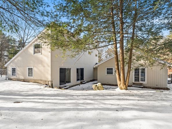 107 Old Mill Rd, Harvard MA 01451