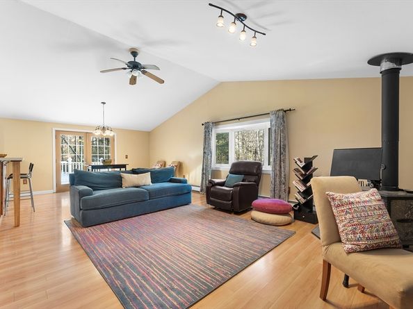 107 Old Mill Rd, Harvard MA 01451