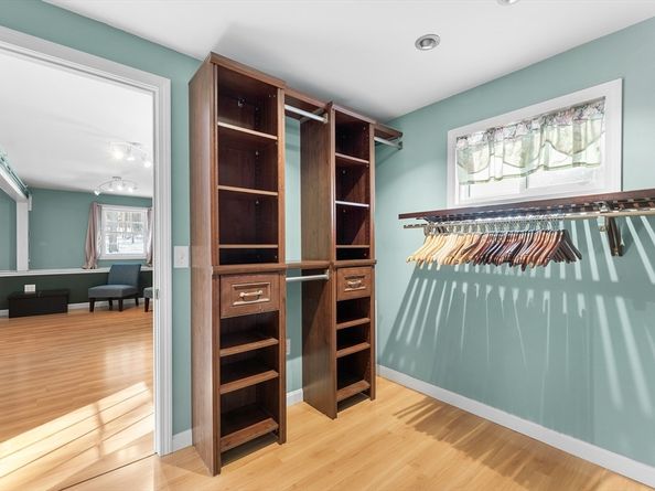 107 Old Mill Rd, Harvard MA 01451