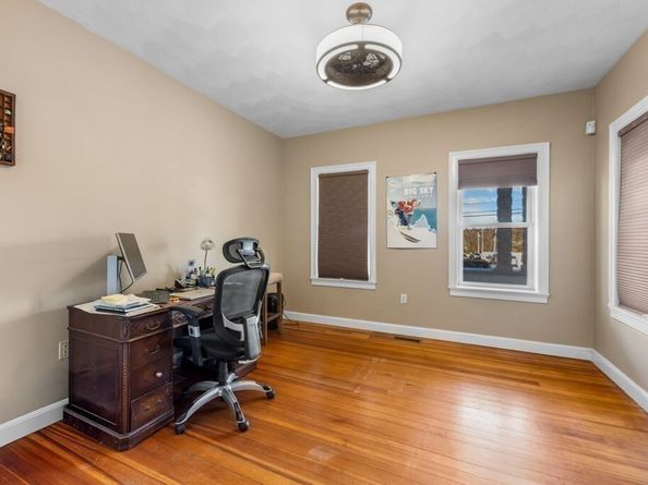 29-31 Middlesex St 1, Chelmsford MA 01863