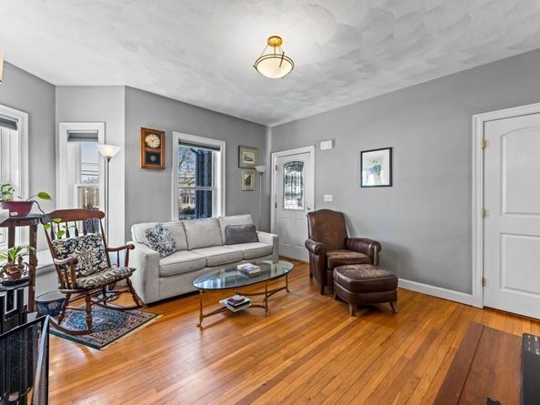 29-31 Middlesex St 1, Chelmsford MA 01863