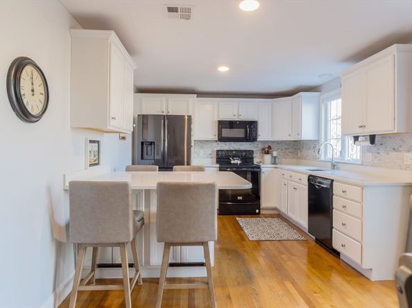 32 Hedge Rd C, Plymouth MA 02360