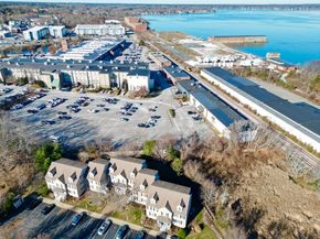 32 Hedge Rd C, Plymouth MA 02360