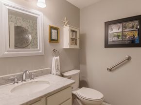 32 Hedge Rd C, Plymouth MA 02360