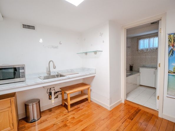 2 Hillside Ave, Somerville MA 02145