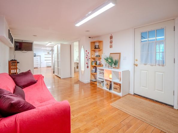 2 Hillside Ave, Somerville MA 02145