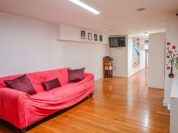 2 Hillside Ave, Somerville MA 02145