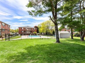 9 Tara Dr 8, Weymouth MA 02188