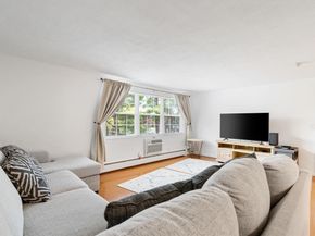 9 Tara Dr 8, Weymouth MA 02188