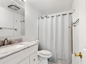 9 Tara Dr 8, Weymouth MA 02188
