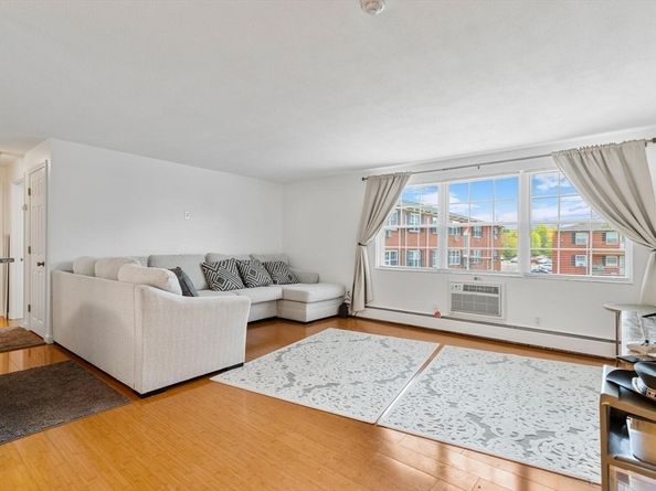 9 Tara Dr 8, Weymouth MA 02188