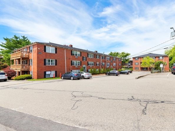 9 Tara Dr 8, Weymouth MA 02188