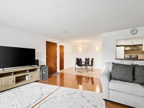 9 Tara Dr 8, Weymouth MA 02188