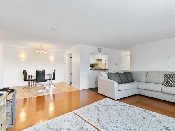 9 Tara Dr 8, Weymouth MA 02188