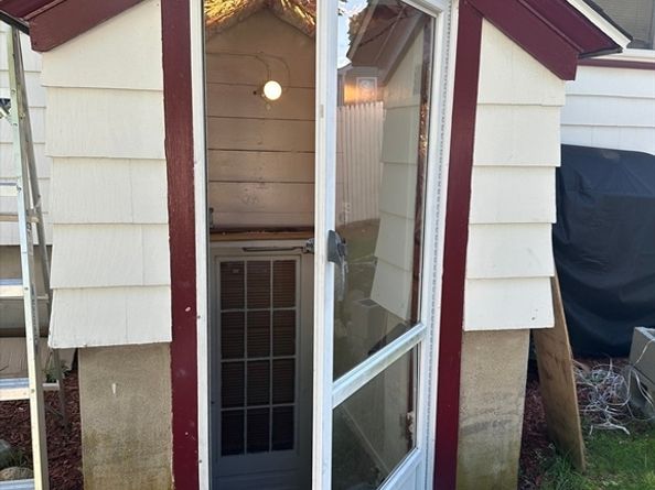 176 Ettrick St, Brockton MA 02301