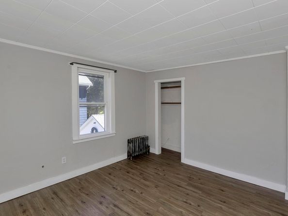 82 Grove St, North Brookfield MA 01535