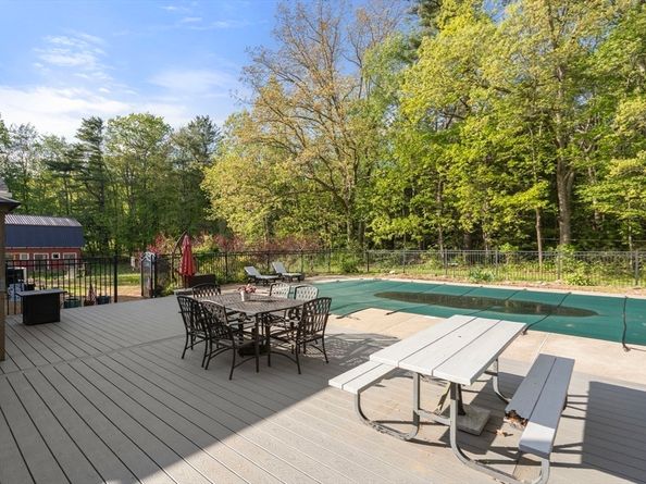 230 West St, Paxton MA 01612