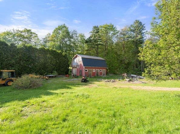 230 West St, Paxton MA 01612