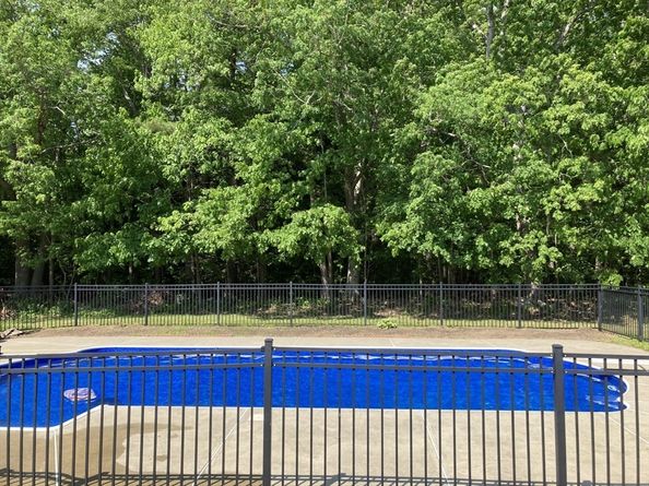 230 West St, Paxton MA 01612