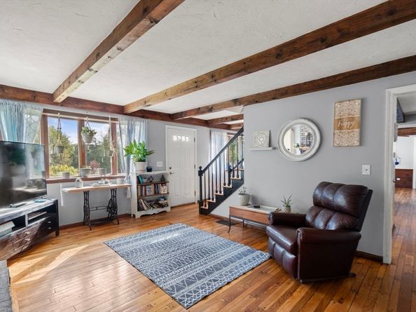 230 West St, Paxton MA 01612