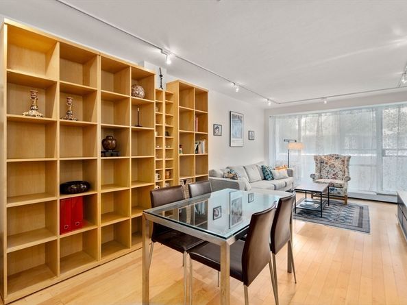 29 Concord Ave 302, Cambridge MA 02138