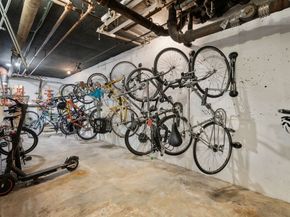 29 Concord Ave 302, Cambridge MA 02138