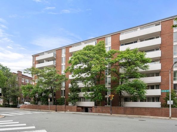 29 Concord Ave 302, Cambridge MA 02138
