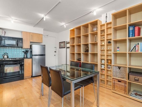 29 Concord Ave 302, Cambridge MA 02138