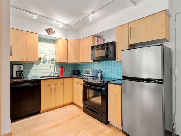 29 Concord Ave 302, Cambridge MA 02138