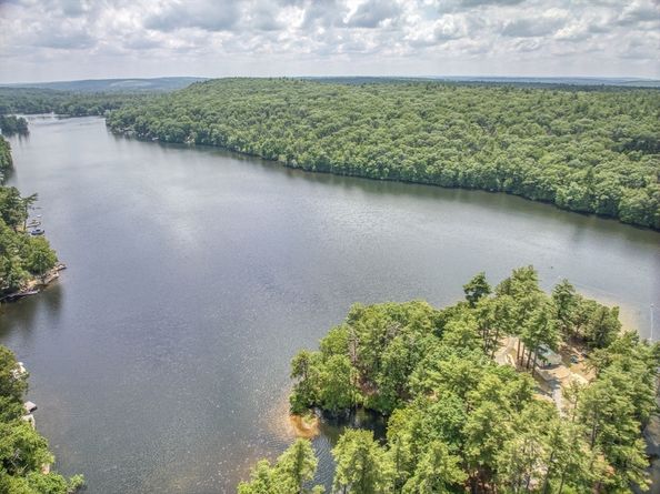 6 Hillcrest Dr, Hopkinton MA 01748