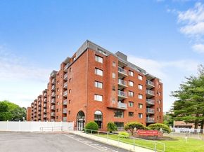 8 Ninth St. 303, Medford MA 02155